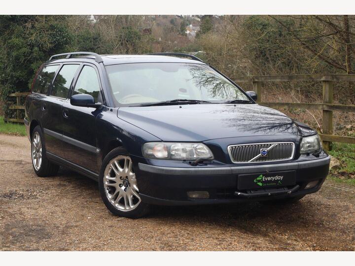 Volvo V70 2.4 D5 SE 5dr