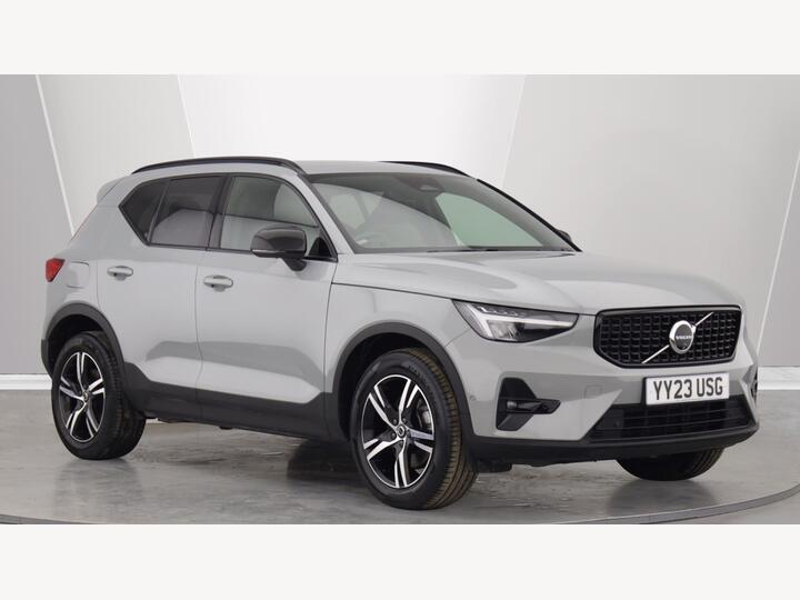 Volvo XC40 2.0 B4 MHEV Plus Dark DCT Auto Euro 6 (s/s) 5dr
