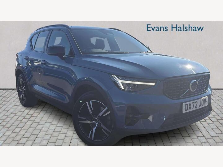 Volvo XC40 ESTATE 2.0 B3 MHEV Plus Dark DCT Auto Euro 6 (s/s) 5dr