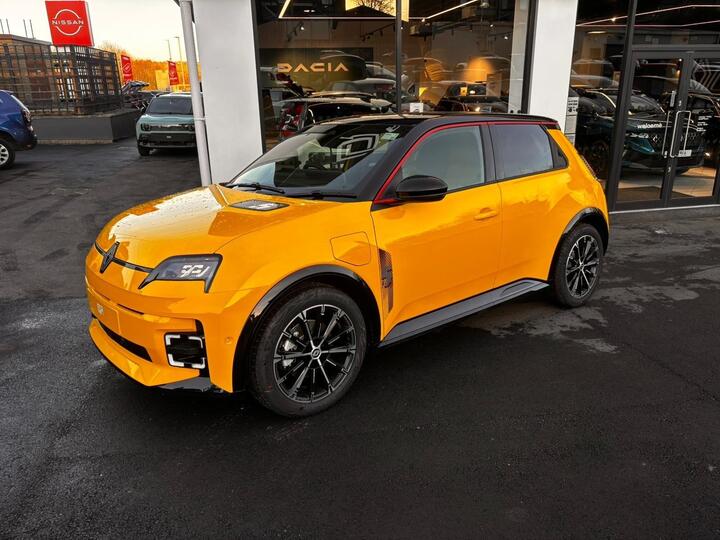 Renault 5 E-Tech Electric Comfort Range 52kWh Iconic Five+ Auto 5dr