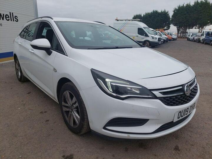 Vauxhall Astra 1.6 CDTi BlueInjection Design Sports Tourer Euro 6 (s/s) 5dr Vauxhall Astra 1.6 CDTi BlueInjection Design Sports Tourer Euro 6 (s/s) 5dr