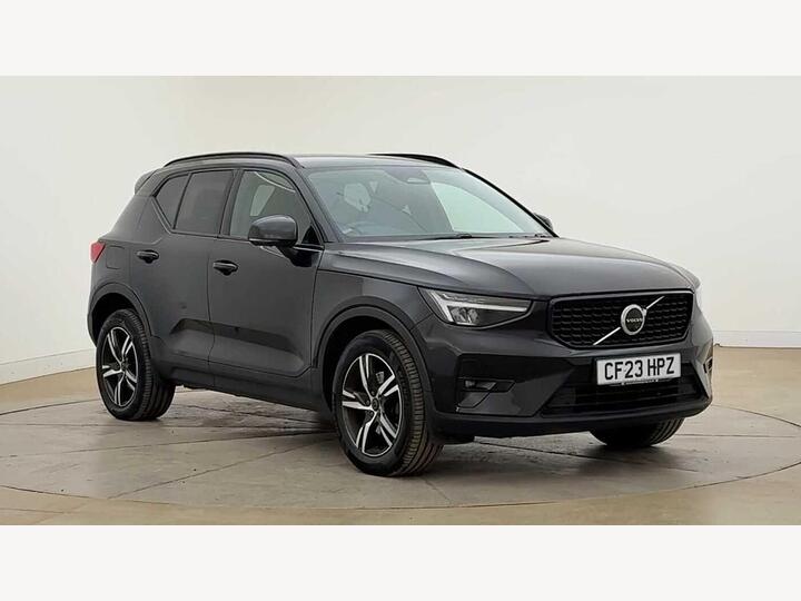 Volvo XC40 2.0 B3 MHEV Plus Dark DCT Auto Euro 6 (s/s) 5dr