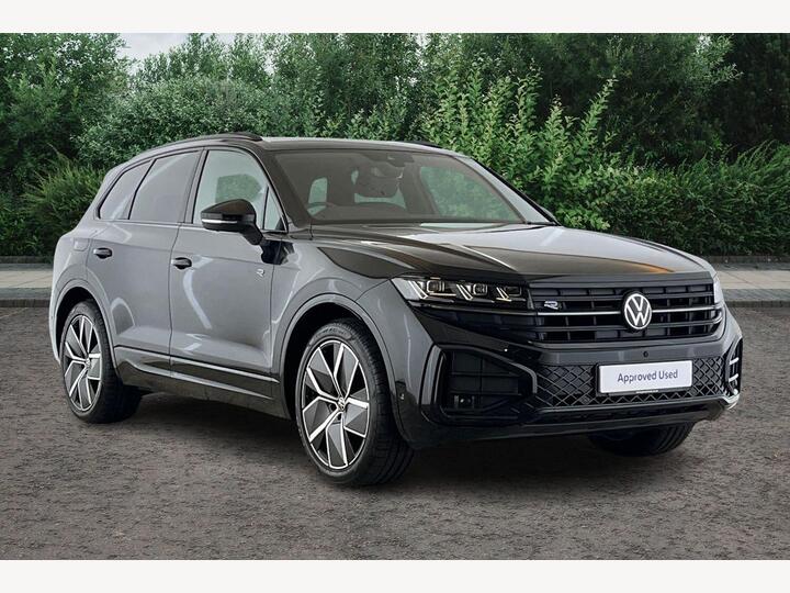 Volkswagen Touareg 3.0 TDI V6 Black Edition Tiptronic 4Motion Euro 6 (s/s) 5dr Volkswagen Touareg 3.0 TDI V6 Black Edition Tiptronic 4Motion Euro 6 (s/s) 5dr