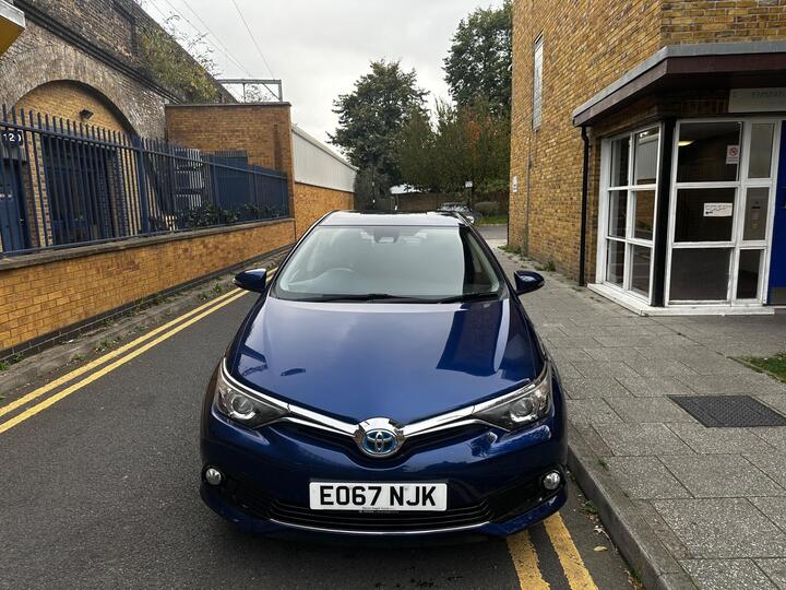 Toyota Auris 1.8 VVT-h Business Edition CVT Euro 6 (s/s) 5dr (Safety Sense) Toyota Auris 1.8 VVT-h Business Edition CVT Euro 6 (s/s) 5dr (Safety Sense)