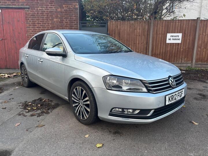 Volkswagen Passat 2.0 TDI BlueMotion Tech Sport DSG Euro 5 (s/s) 4dr Volkswagen Passat 2.0 TDI BlueMotion Tech Sport DSG Euro 5 (s/s) 4dr