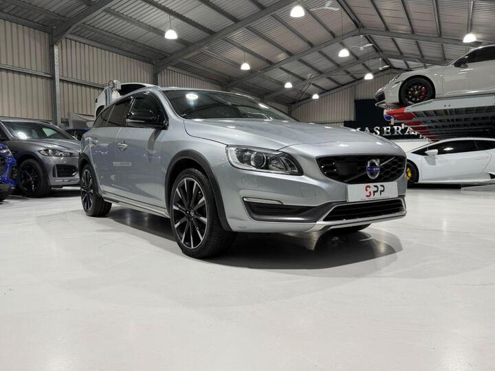 Volvo V60 CROSS COUNTRY 2.0 D4 Lux Nav Auto Euro 6 (s/s) 5dr