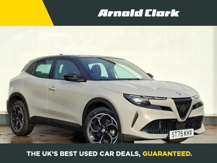 Alfa Romeo Junior 1.2 MHEV Ibrida E-DCT Euro 6 (s/s) 5dr Alfa Romeo Junior 1.2 MHEV Ibrida E-DCT Euro 6 (s/s) 5dr