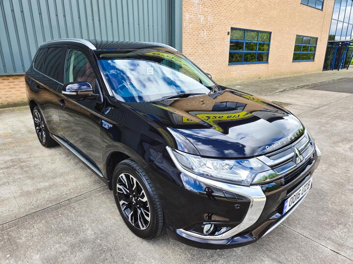Mitsubishi Outlander 2.0h 12kWh GX5hs CVT 4WD Euro 6 (s/s) 5dr Mitsubishi Outlander 2.0h 12kWh GX5hs CVT 4WD Euro 6 (s/s) 5dr