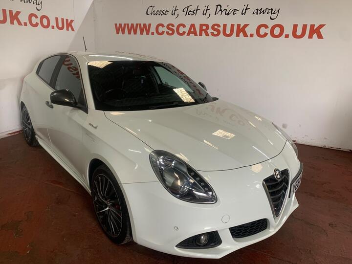 Alfa Romeo Giulietta 1.4 TB MultiAir QV Line Euro 6 (s/s) 5dr Alfa Romeo Giulietta 1.4 TB MultiAir QV Line Euro 6 (s/s) 5dr