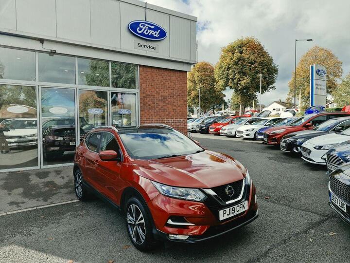 Nissan Qashqai 1.3 DIG-T N-Connecta Euro 6 (s/s) 5dr