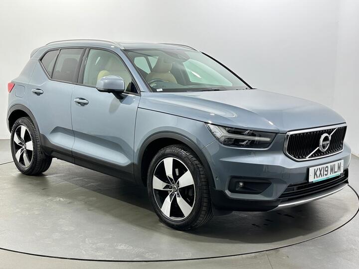 Volvo XC40 2.0 T4 Momentum Pro Auto Euro 6 (s/s) 5dr