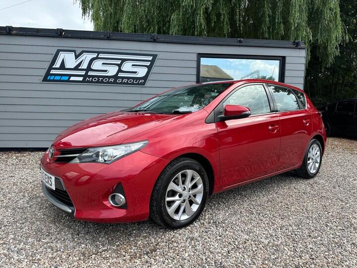 Toyota AURIS 1.6 V-Matic Icon Euro 5 5dr