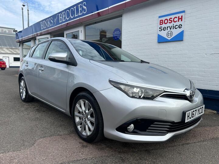 Toyota Auris 1.2 VVT-i Business Edition Euro 6 (s/s) 5dr (Safety Sense)