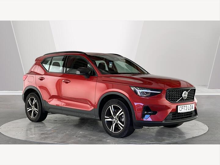 Volvo XC40 2.0 B4 MHEV Plus Dark DCT Auto Euro 6 (s/s) 5dr