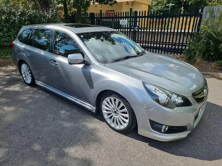 Subaru Legacy 2.5i SE Sport Tourer Lineartronic 4WD Euro 5 5dr (SNavPlus)