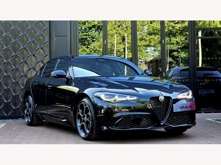 Alfa Romeo Giulia 2.0T Intensa Auto Euro 6 (s/s) 4dr