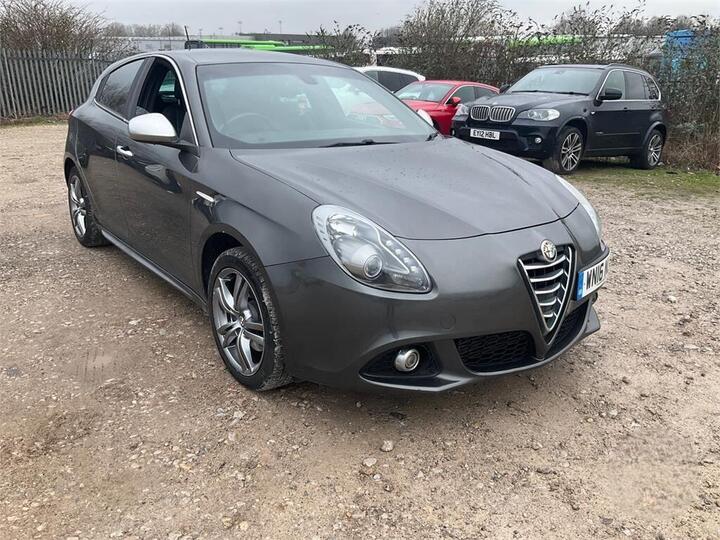 Alfa Romeo Giulietta 2.0 JTDM-2 Exclusive Euro 6 (s/s) 5dr