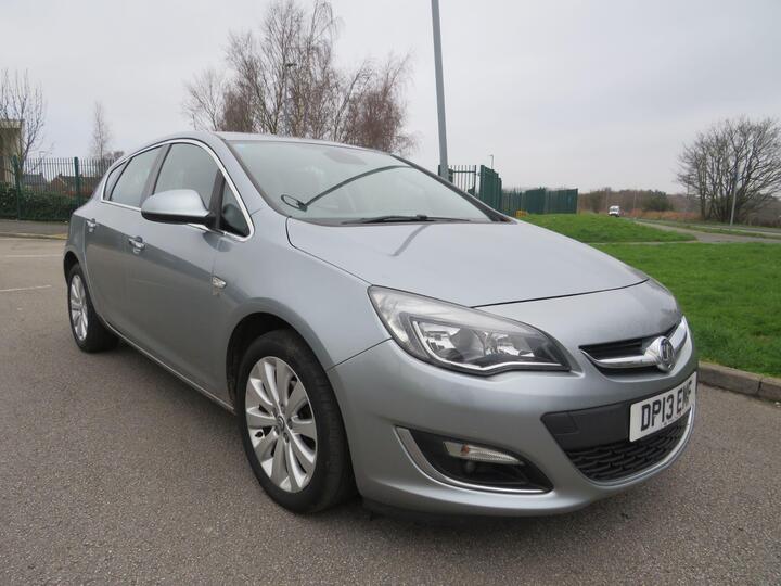Vauxhall Astra 1.6 16v SE Euro 5 5dr Vauxhall Astra 1.6 16v SE Euro 5 5dr
