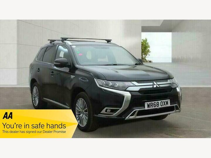 Mitsubishi Outlander 2.4h TwinMotor 13.8kWh 4h CVT 4WD Euro 6 (s/s) 5dr Mitsubishi Outlander 2.4h TwinMotor 13.8kWh 4h CVT 4WD Euro 6 (s/s) 5dr