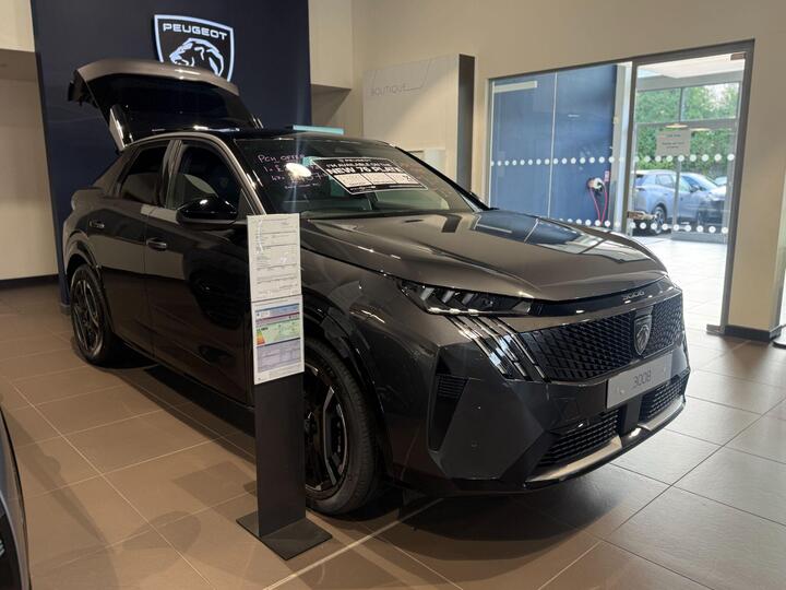 Peugeot E-3008 73kWh GT Auto 5dr (11kW Charger)
