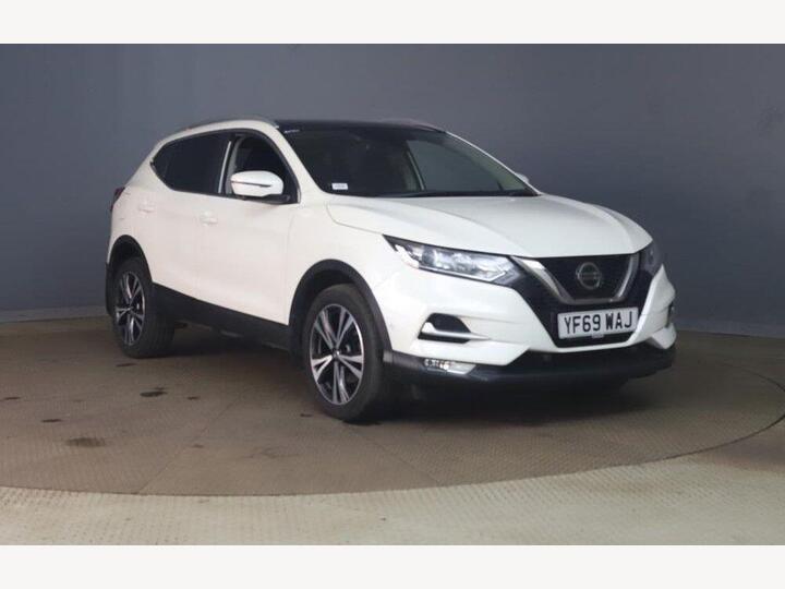 Nissan QASHQAI 1.5 DCi N-Connecta Euro 6 (s/s) 5dr