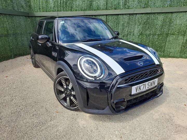 MINI Hatch 2.0 Cooper S Exclusive Steptronic Euro 6 (s/s) 5dr