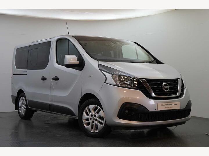 Nissan NV300 Combi 1.6 DCi 125 Tekna MPV L1 H1 With 9 Seats + Sat Nav And Air Con