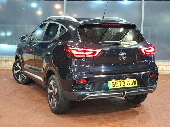 MG MG ZS 72.6kWh Trophy Connect Long Range Auto 5dr