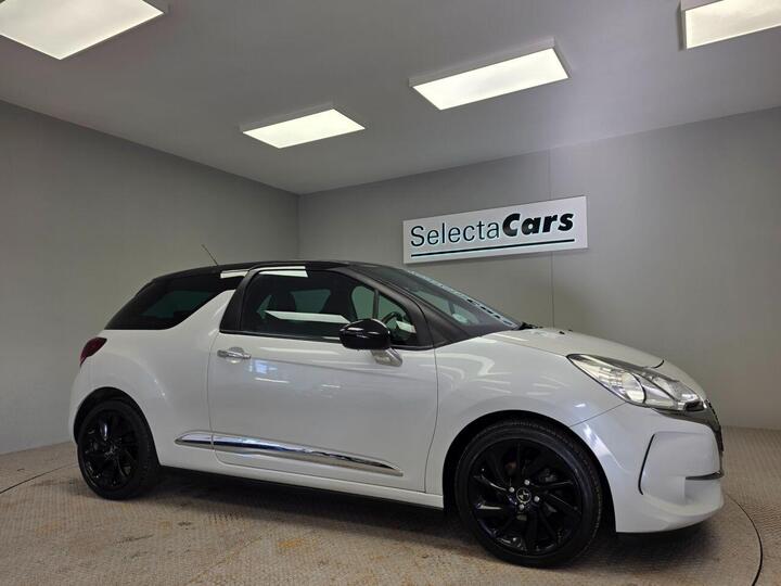 DS AUTOMOBILES DS 3 1.2 PureTech Connected Chic Euro 6 (s/s) 3dr DS AUTOMOBILES DS 3 1.2 PureTech Connected Chic Euro 6 (s/s) 3dr