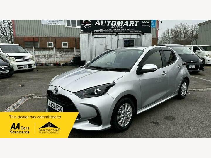 Toyota Yaris Hybrid 1.5 VVT E-CVT Euro 6 (s/s) Auto