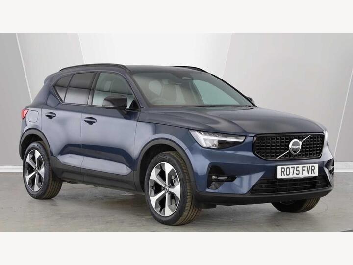 Volvo XC40 2.0 B4 MHEV Plus Dark DCT Auto Euro 6 (s/s) 5dr