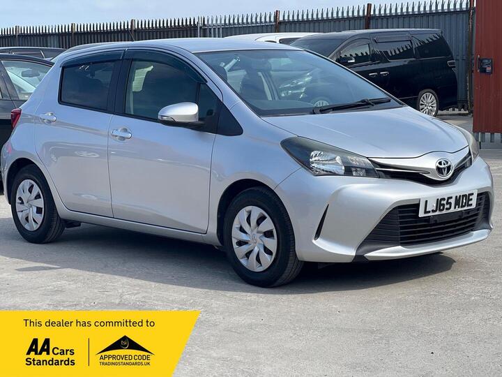 Toyota Yaris 1.33 Dual VVT-i Icon Multidrive S Euro 5 5dr Euro 5