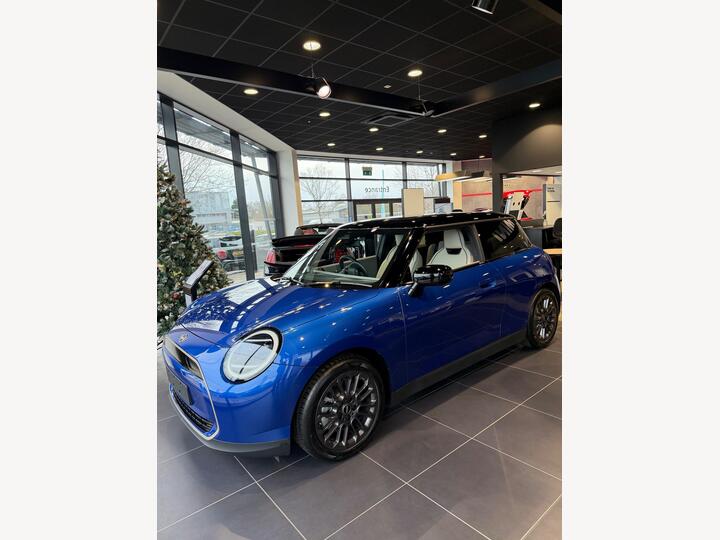 MINI Electric Cooper E 40.7kWh Exclusive Auto 3dr