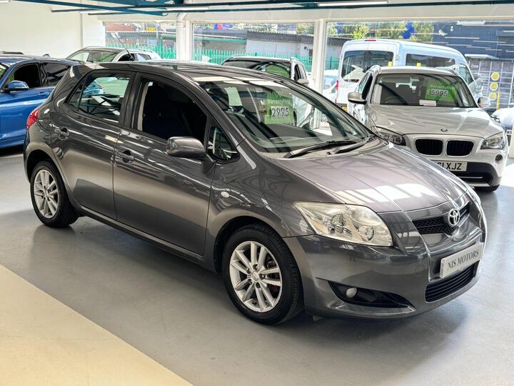 Toyota Auris 1.33 VVT-i TR (s/s) 5dr