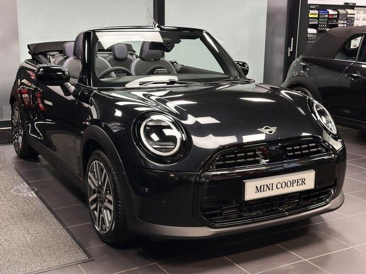 MINI Convertible 1.5 Cooper Classic Steptronic Euro 6 (s/s) 2dr