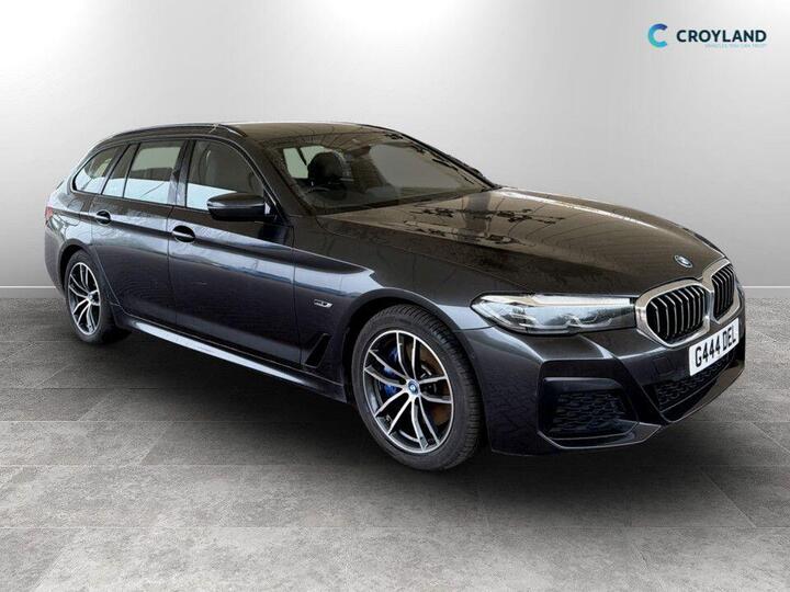BMW 5 SERIES 2.0 530e 12kWh M Sport Touring Steptronic Euro 6 (s/s) 5dr BMW 5 SERIES 2.0 530e 12kWh M Sport Touring Steptronic Euro 6 (s/s) 5dr