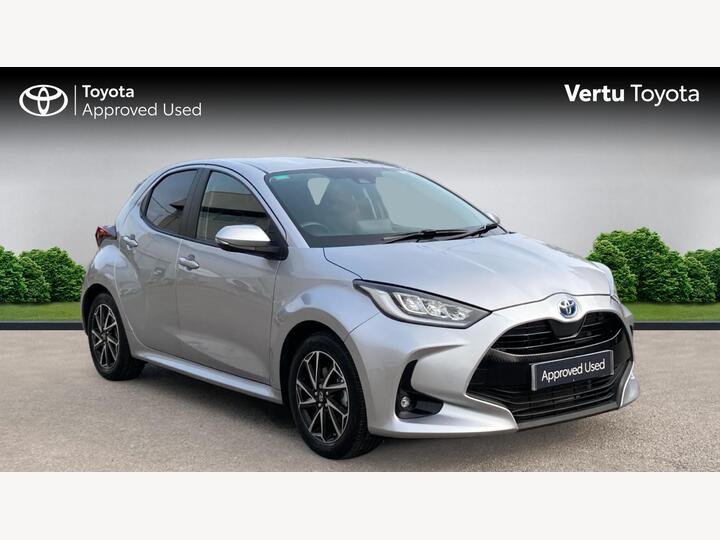 Toyota Yaris 1.5 VVT-h Design E-CVT Euro 6 (s/s) 5dr