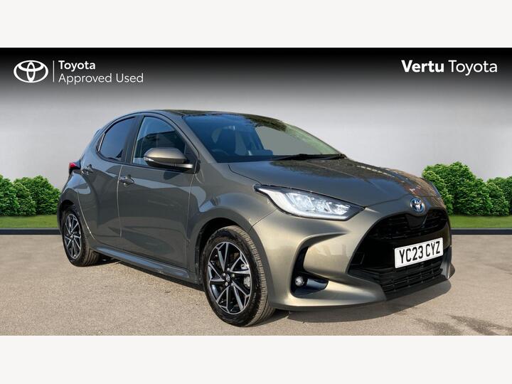 Toyota Yaris 1.5 VVT-h Design E-CVT Euro 6 (s/s) 5dr