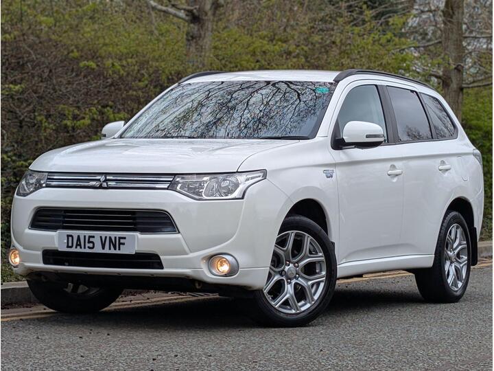 Mitsubishi Outlander 2.0h 12kWh GX3h CVT 4WD Euro 5 (s/s) 5dr Mitsubishi Outlander 2.0h 12kWh GX3h CVT 4WD Euro 5 (s/s) 5dr