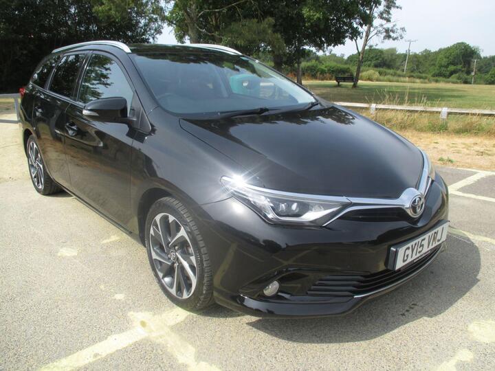 Toyota Auris 1.2 VVT-i Design Touring Sports Euro 6 (s/s) 5dr