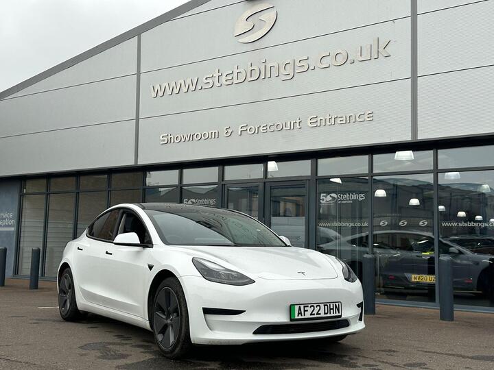 Tesla Model 3 Standard Range Plus Auto RWD 4dr