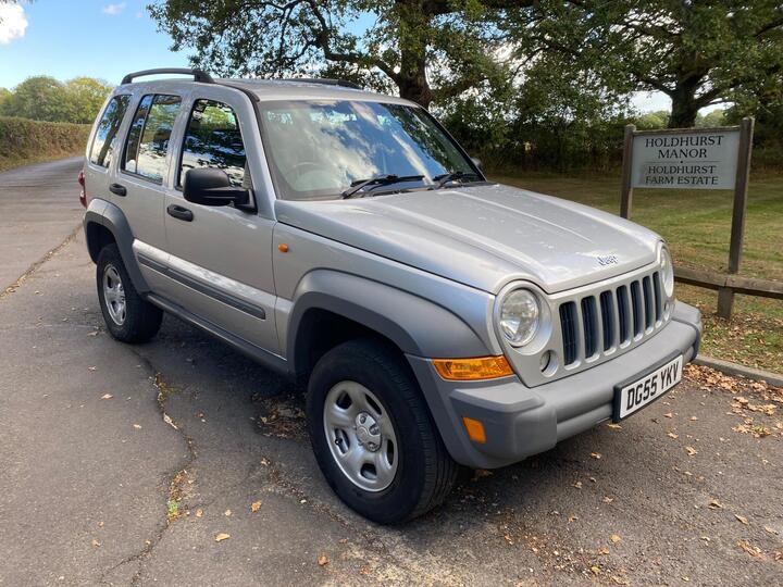 Jeep Cherokee 2.4 Sport 4x4 5dr