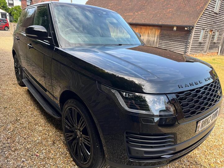 Land Rover Range Rover 3.0 D300 MHEV Westminster Black Auto 4WD Euro 6 (s/s) 5dr Land Rover Range Rover 3.0 D300 MHEV Westminster Black Auto 4WD Euro 6 (s/s) 5dr