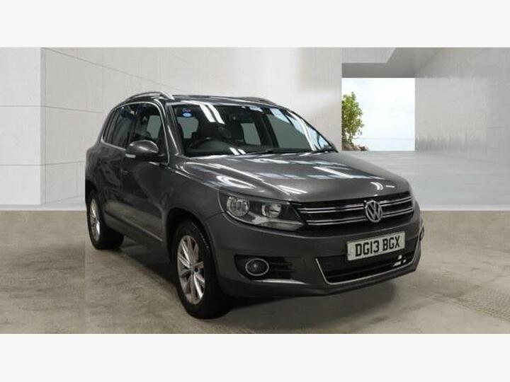 Volkswagen Tiguan 2.0 TDI BlueMotion Tech SE 4WD Euro 5 (s/s) 5dr