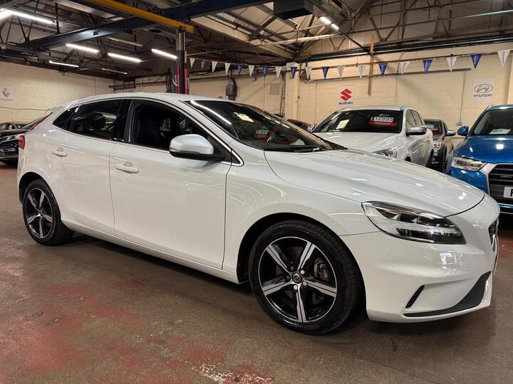 Volvo V40 1.5 T2 GPF R-Design Nav Plus Auto Euro 6 (s/s) 5dr