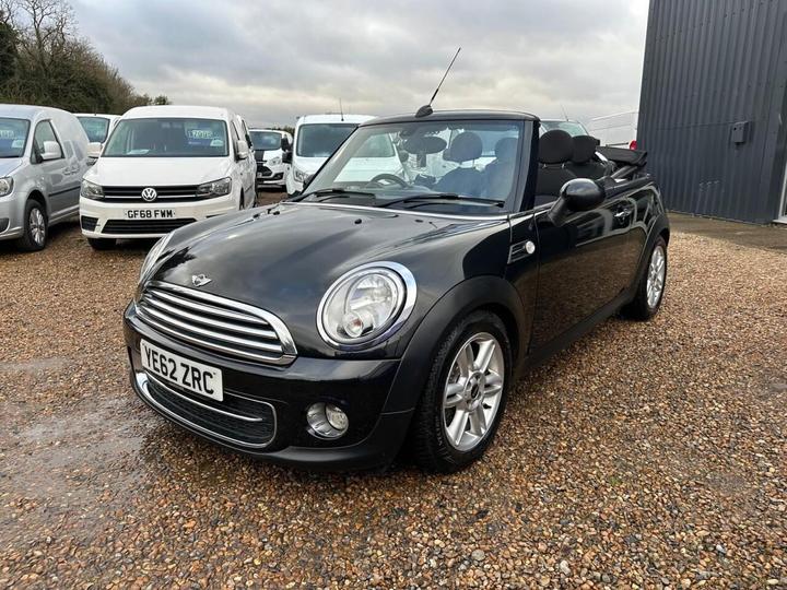 MINI CONVERTIBLE 2.0 Cooper D Auto Euro 5 2dr