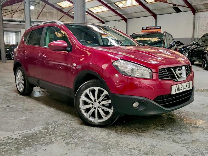 Nissan Qashqai 1.6 DCi Tekna 2WD Euro 5 5dr (AVM) Nissan Qashqai 1.6 DCi Tekna 2WD Euro 5 5dr (AVM)