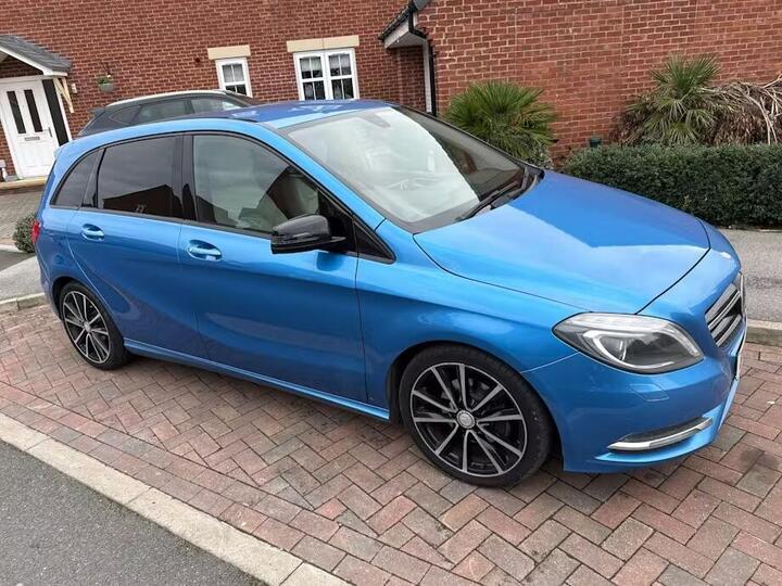 Mercedes-Benz B Class 1.8 B200 CDI BlueEfficiency Sport Euro 5 (s/s) 5dr