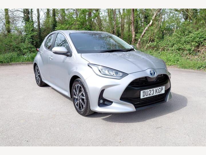 Toyota Yaris 1.5 VVT-h Design E-CVT Euro 6 (s/s) 5dr