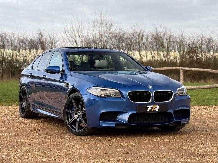 BMW M5 4.4 V8 DCT Euro 6 (s/s) 4dr